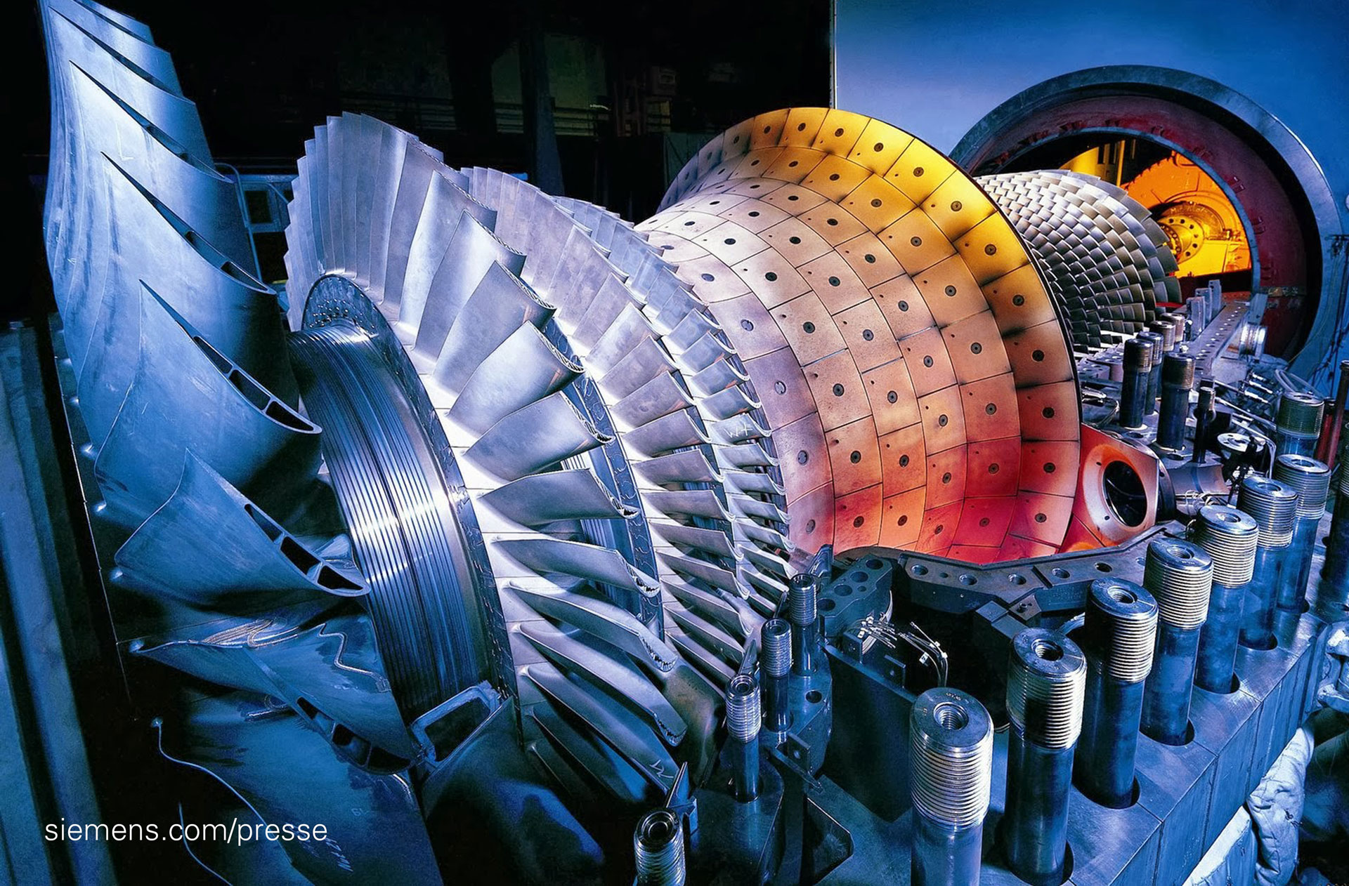 Applications, Power Generation, SIEMENS steam turbine.